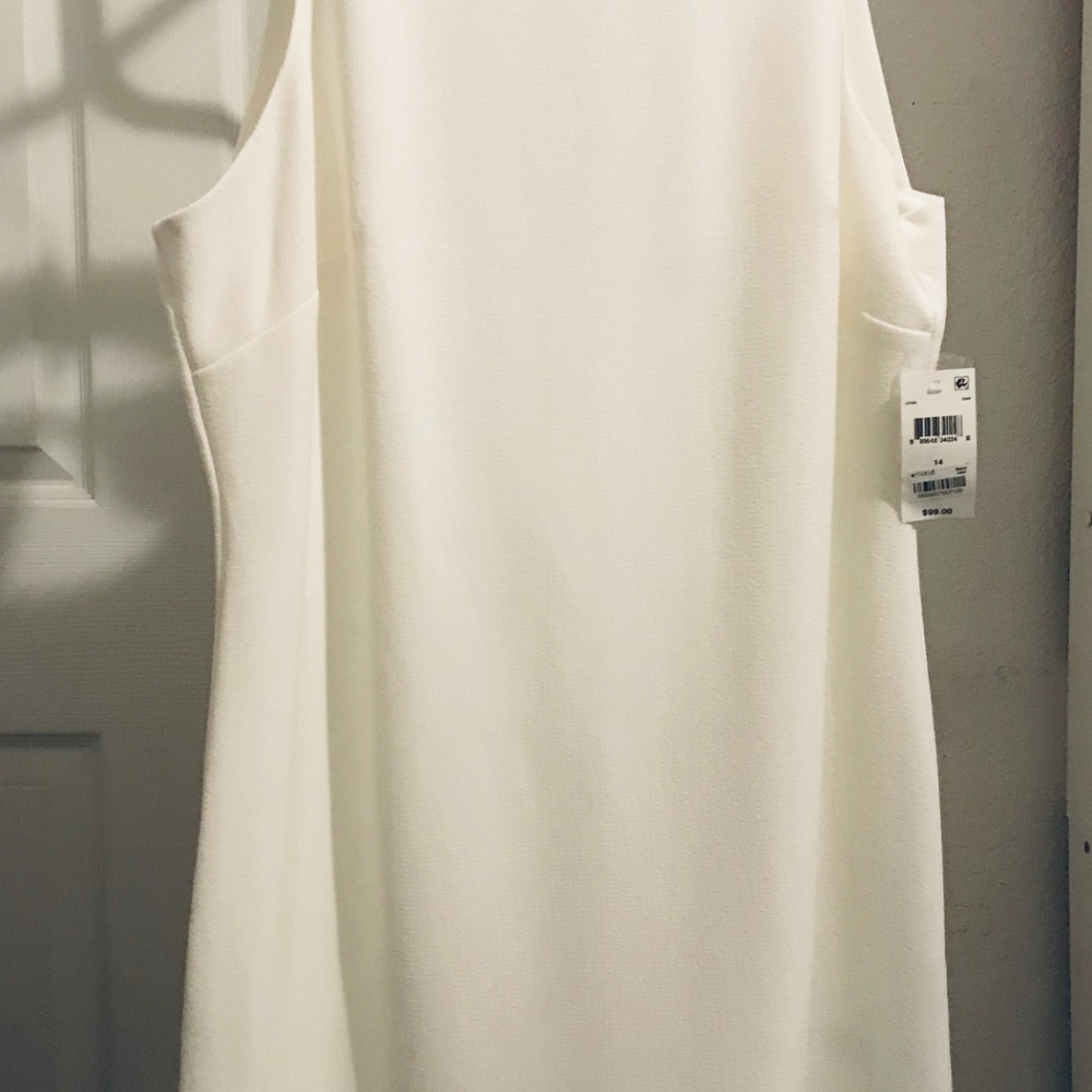 Dress - Picture 2 of 7